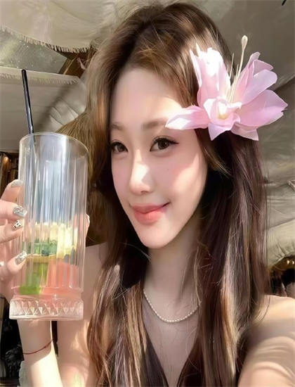 《奴隶市》象征隐喻解析：符号意义与深层寓意探讨，影院同步